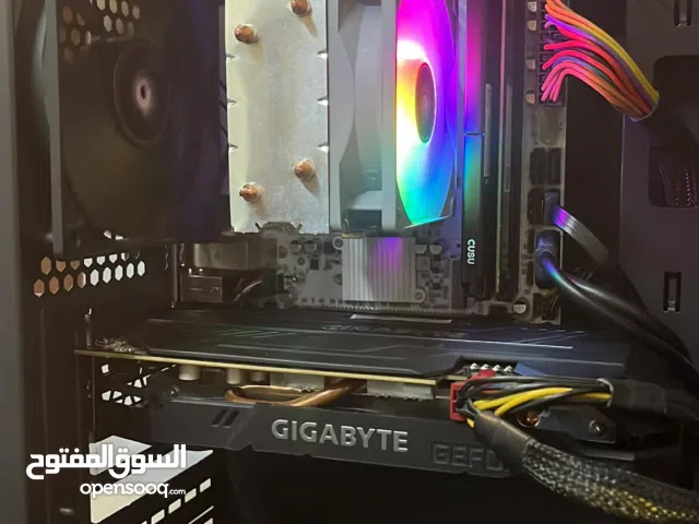 اجهزة كمبيوتر عدد 2 خذ واحد الك و الثاني لاخوك بسعر حلو :)