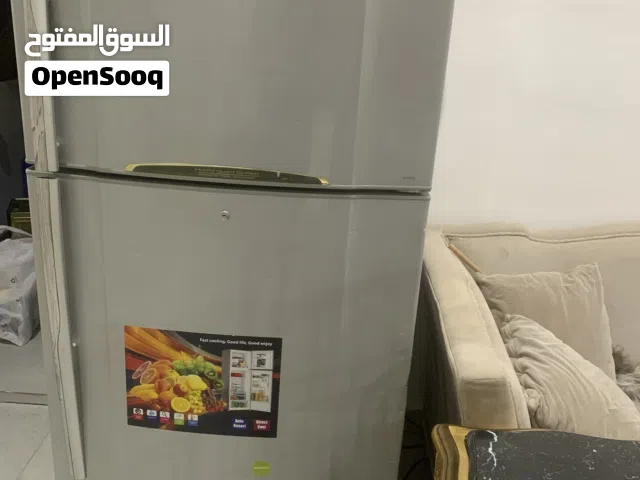 ثلاجة كبيرة ماركة توشيبا