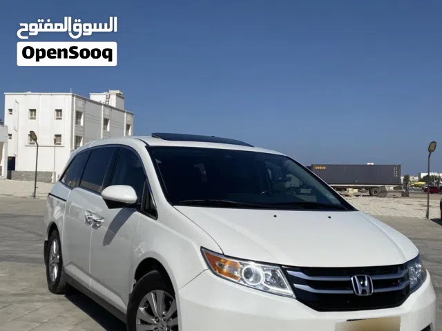 هوندا اوديسى اعلى فئة قمة في النظافة موديل 2016