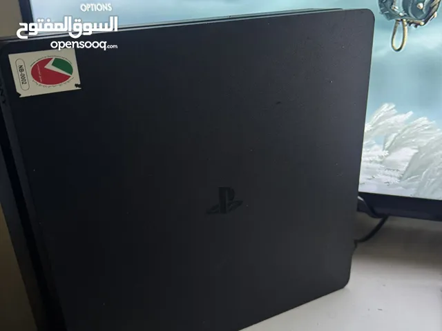 PlayStation 4 Slim disc with LCD and Game's