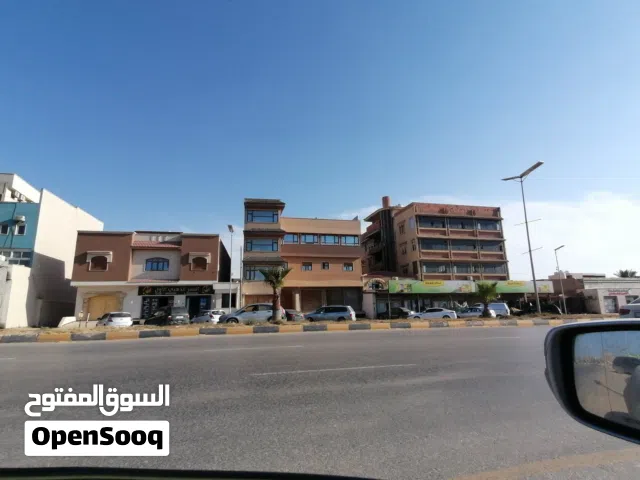 مبنى سكني خدمي تجاري 4 طوابق و ملحق