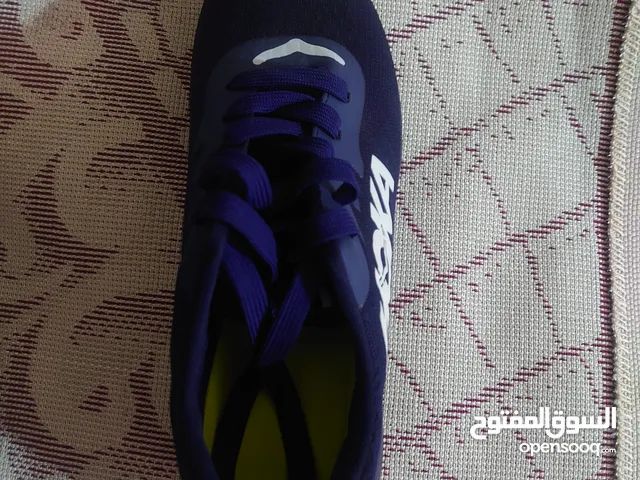 حذاء مستعمل مره واحده فقط