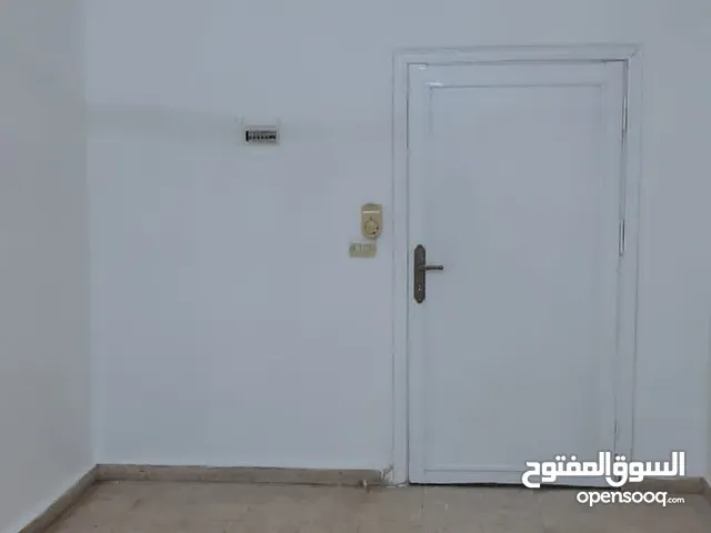 80 m2 3 Bedrooms Apartments for Rent in Zarqa Hay Al-Rasheed - Rusaifah