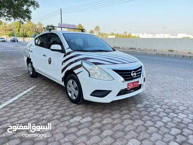 تعليم سياقه جير اتوماتيك سياره جديده نيسان صني 2019 ساعات 7 ريال وعقود حسب قياده وخبره تبداء من 300