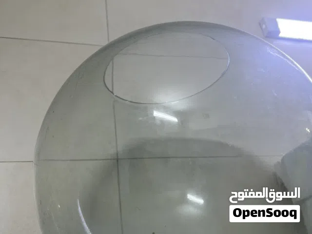 حوض سمك كبير دائري