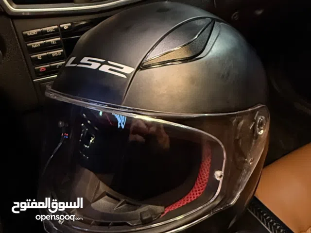 خوذه LS2 الاصلية نظيفه جداً، يتوفر معها زجاج نوعين شفاف واسود
