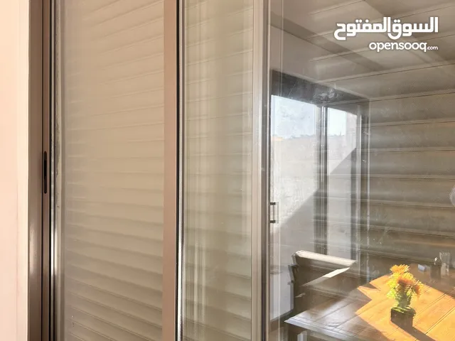 شباك المنيوم للبيع شبه جديد نوعه عطا رباح تم التركيب وتم الاستبدال لان الون لم يكن مطابق مع الاخرا