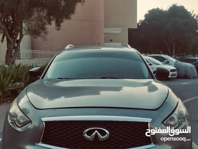 Used Infiniti FX35 in Dubai