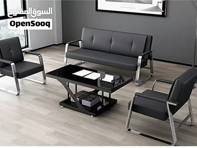 طقم مكتبي من الجلد سعة خمسه أشخاص يوجد شحن للولايات والمحافظات وجميع أنحاء السلطنه sofa sitting صوفا