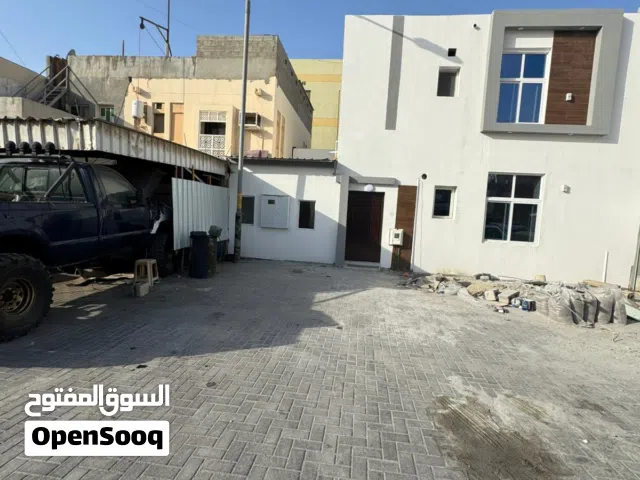 200 m2 5 Bedrooms Townhouse for Sale in Central Governorate Isa Town