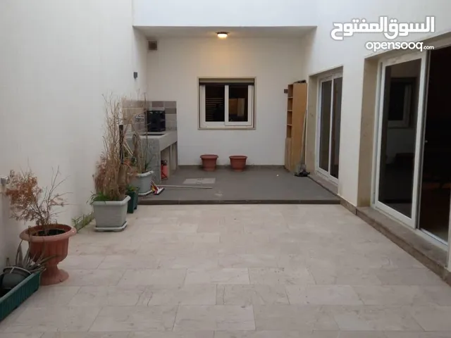 200m2 4 Bedrooms Villa for Rent in Tripoli Souq Al-Juma'a