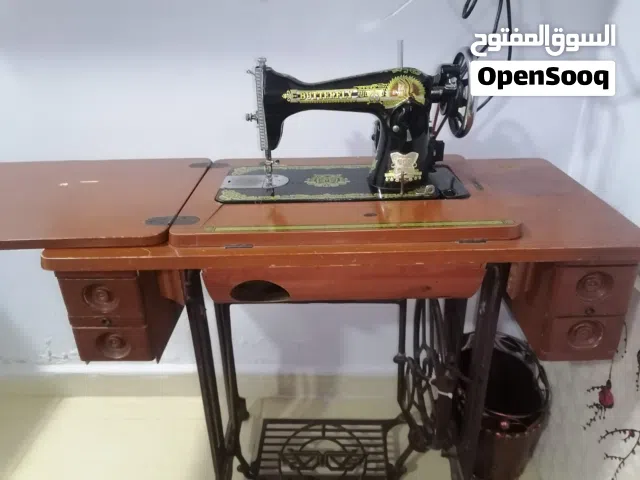 مكينه خياطه تراثيه و شغاله و أموره فوق الطيبه شوف الوصف