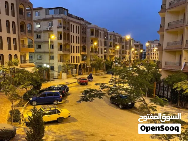 فرصة ممتازة للسكن أو الاستثمار في قلب أكتوبر! شقة للبيع في كمبوند جرين يارد (Green Yard)