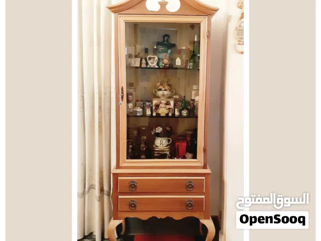 فاترينه دولاب فضية وهدايا خشب طراز انجليزى كوين آن