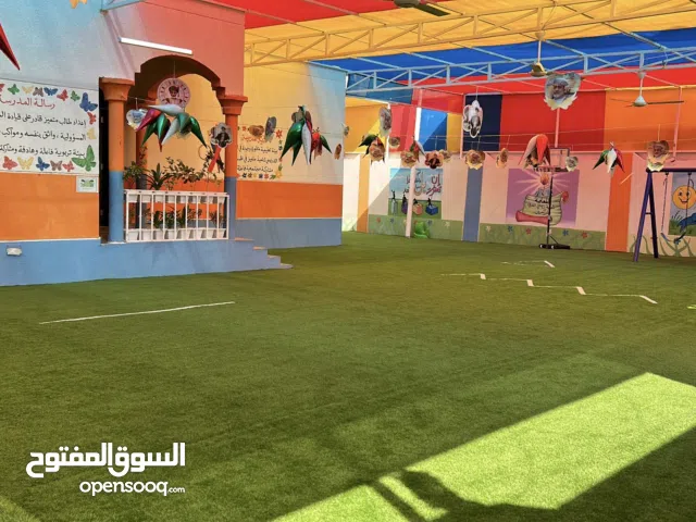 سجل تجاري للبيع فيه   مدرسة من الروضة للرابع في السيب  ومعدات كاملة لفتح فرع اخر