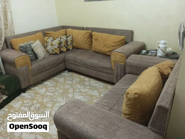 طقم كنب وبرداية وتخت وسجادة