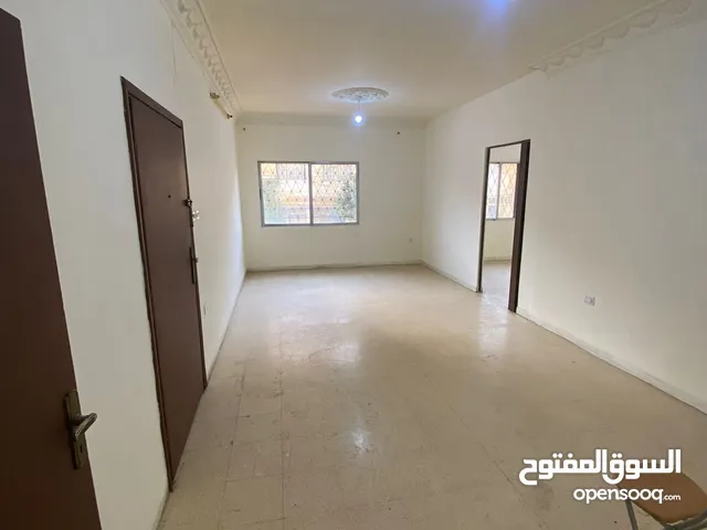 شقة مميزة طابق اول للبيع