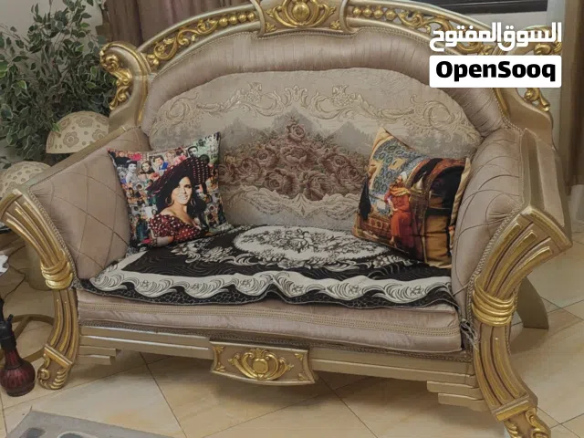 طقم كنب بحاله جيده للبيع