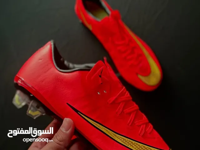بيع أحذية البراغي و ترتان و الجري