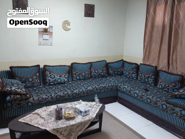 كورنر كنب جميل مع مساحه تحت