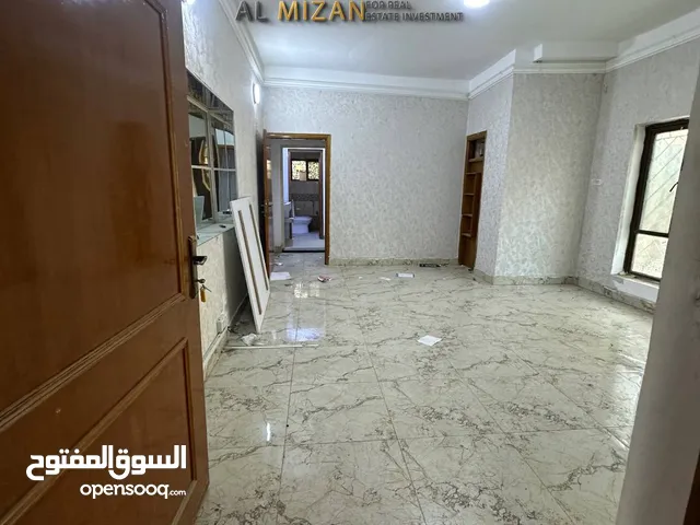 150 m2 3 Bedrooms Townhouse for Rent in Basra Other