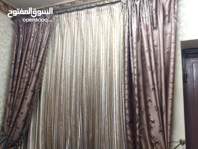 برداي تلات قطع  وديكور شاشه سيكوريت اسود   للبيع الموقع الزرقاء الزواهره
