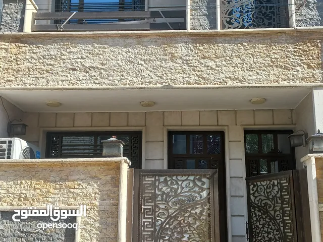 100m2 3 Bedrooms Townhouse for Sale in Baghdad Dora