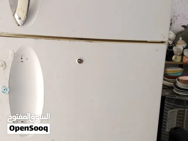 ثلاجه نوع ال جي مستعمله للبيع شغاله ميه بالميه وعلى الفحص