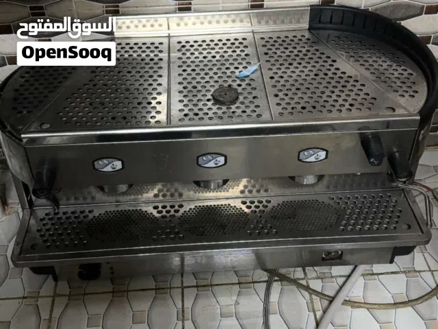 ماكينة قهوة اسبرسو 3 قروبات ايطاليه مع مطحنة احترافيه