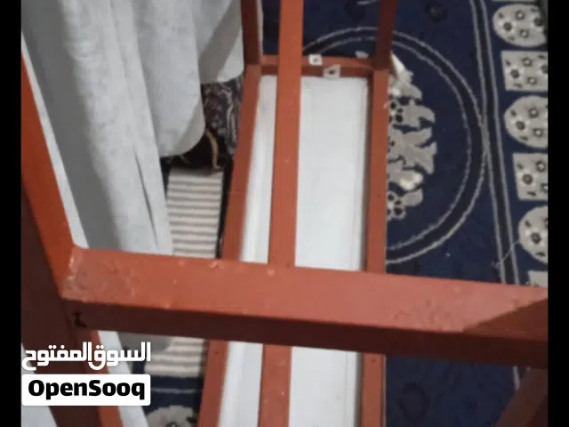 هيكل لوحة مترين في متر ونصف عرطة