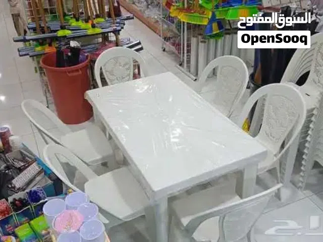 أطقم طاولات وكراسي بلاستيك جديدة للبيع بسعر الجملة
