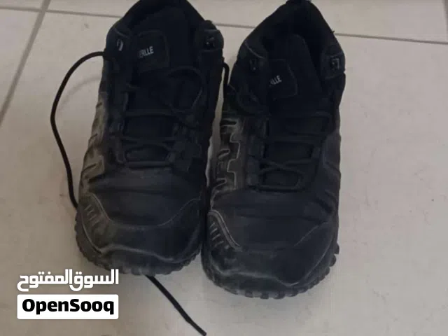 عرض نار بوت اسود حاله جيده اصلي حقه 5 دنانير