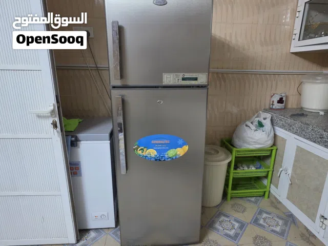 ثلاجه بحاله ممتازه لا يوجد توصيل