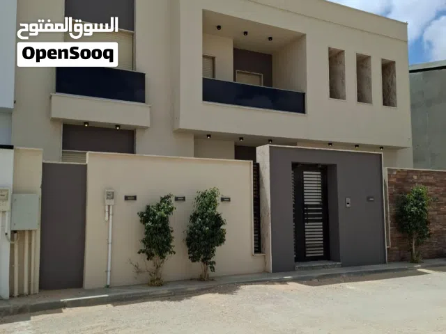 فيلا دورين مفصولات للبيع - النصب التذكاري قرب مسجد بالعيد موقع ممتاز قريب من جميع الخدمات
