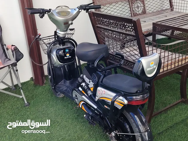 دراجه كهربائية شبه جديده (وينر سكاي)