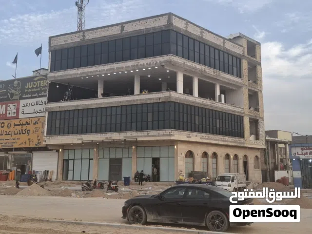 طابق 2 في بنايه تحتوي مصعد للايجار