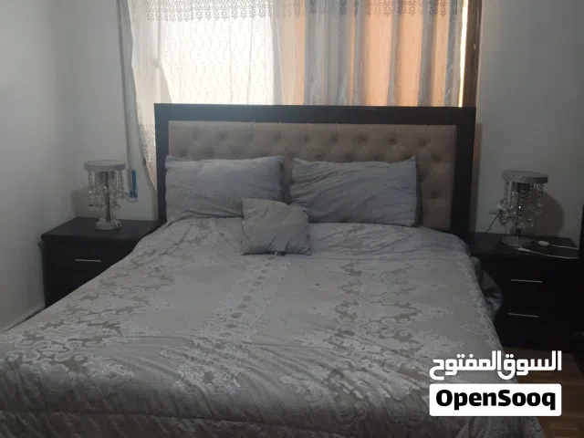 غرفة نوم مستعمله خشب زان للبيع