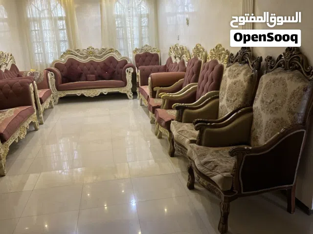 كراسي مصرية بحالة ممتازة قليلة الاستعمال