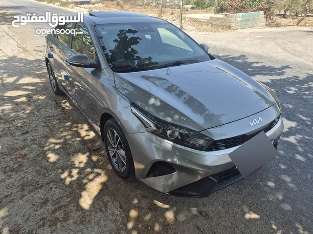 كيا سيراتو 2021 لون مميز بوضع الشركة