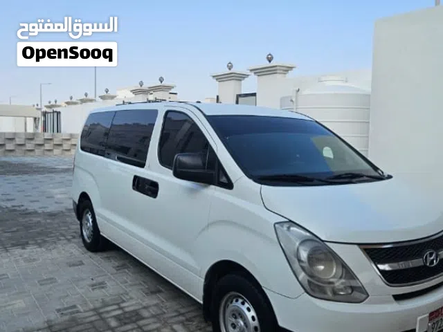 2016 هيونداي H1 Standard
