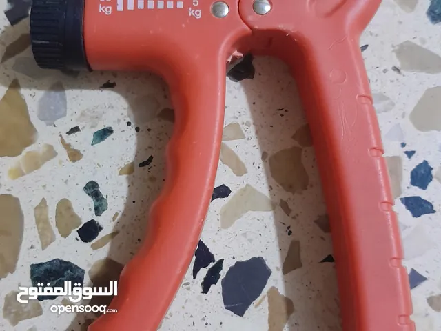 هاند جريب أداة لتقويت الاعصاب تجعل الاعصاب كل حديد اصليه وغير مستعمله وجيدة الصنع والأداء