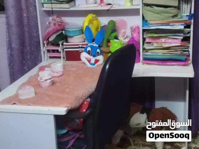 مكتب دراسه كبير مع كرسي مكتب بحاله الوكاله