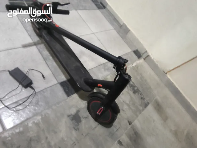 سكوتر كهربائي نوعه شاومي خالي من العيوب سرعته قصوه 30