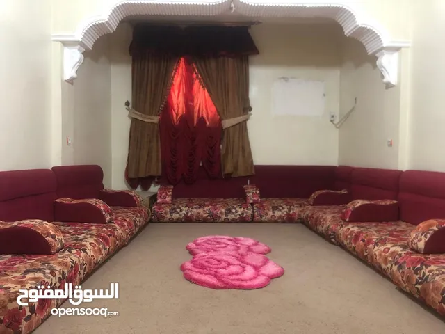 اثاث مستعمل