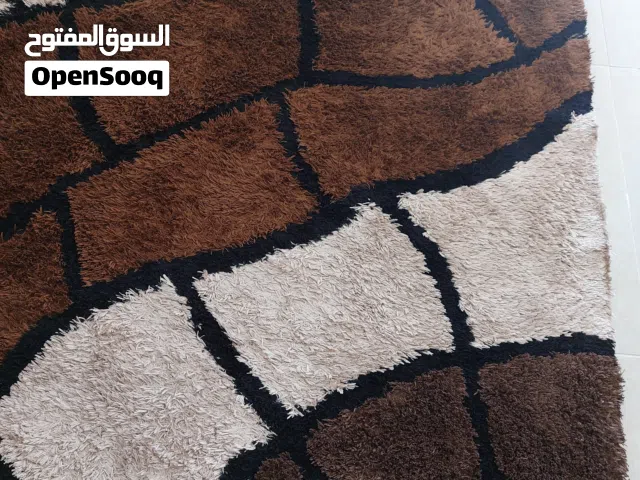 للبيع المستعجل سجاد وممرات للبيع في شي جديد وفي شي مستعمل بس نضيف
