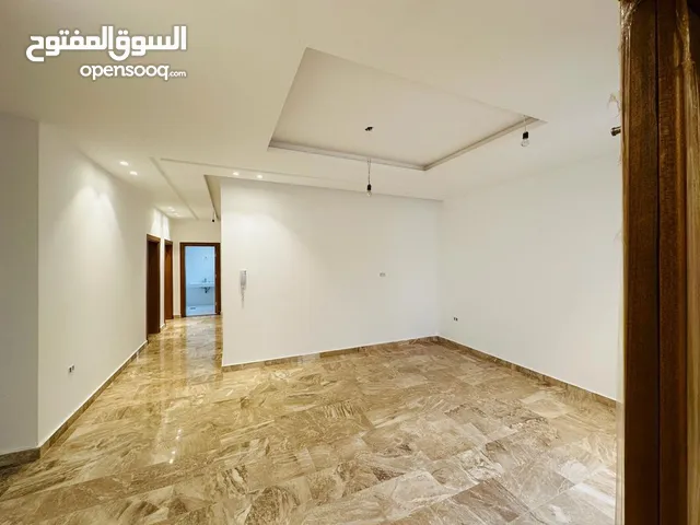 215 m2 4 Bedrooms Apartments for Sale in Tripoli Al-Sabaa