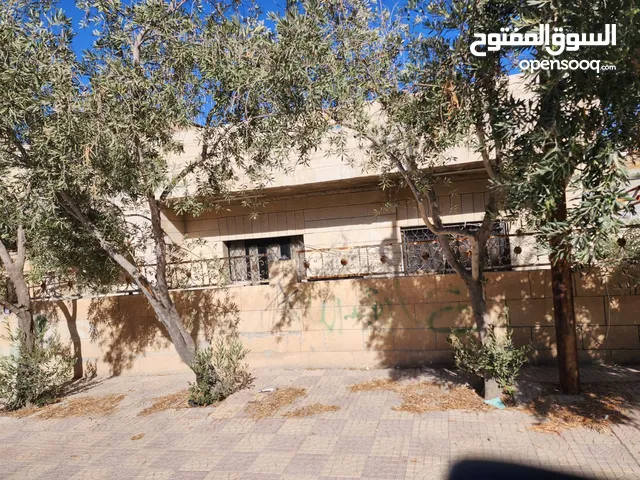 167 m2 4 Bedrooms Townhouse for Sale in Zarqa Dahiet Al Amera Haya