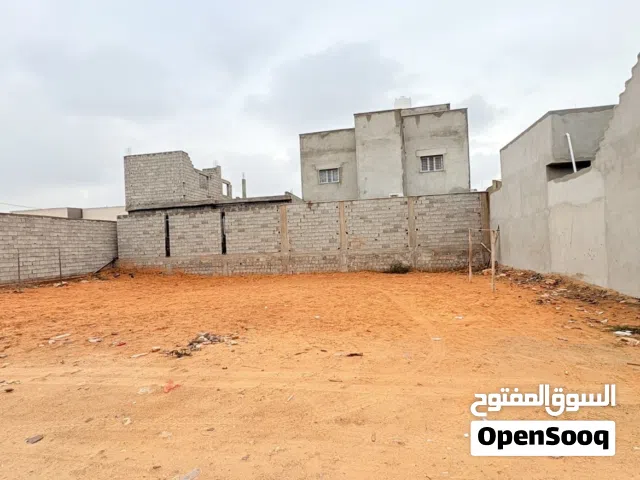 ارض في عين زارة من قرب من جامع الشيخان