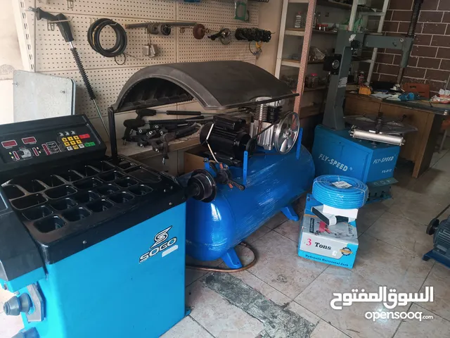 معدات محال بناشر وترصيص مستعمل