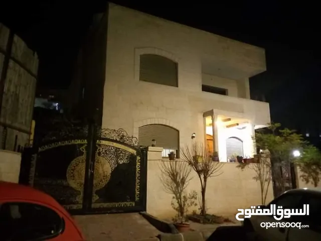 160m2 3 Bedrooms Townhouse for Sale in Amman Marka